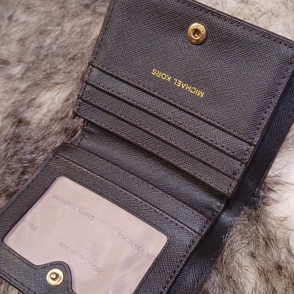 Michael Kors  wallet - Picture 6 of 16